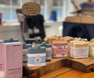 Snug Shop Finds - Beautiful locally made hand made soaps and lotions from Holmstead Farms 